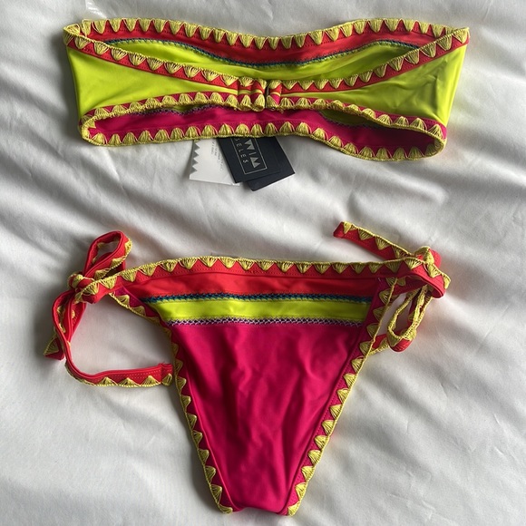 Brand new bikini - Picture 2 of 3